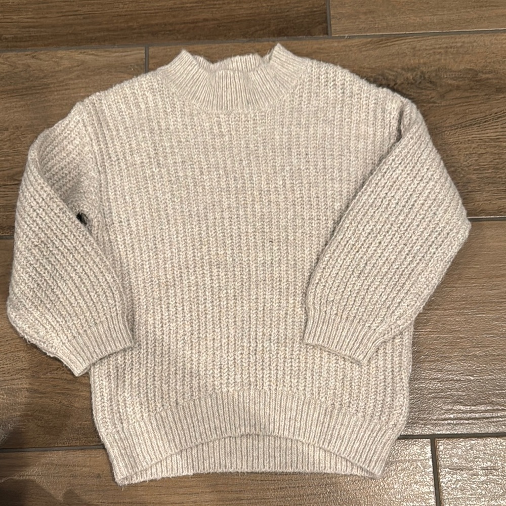 Old Navy Cream Knit Pullover sweater